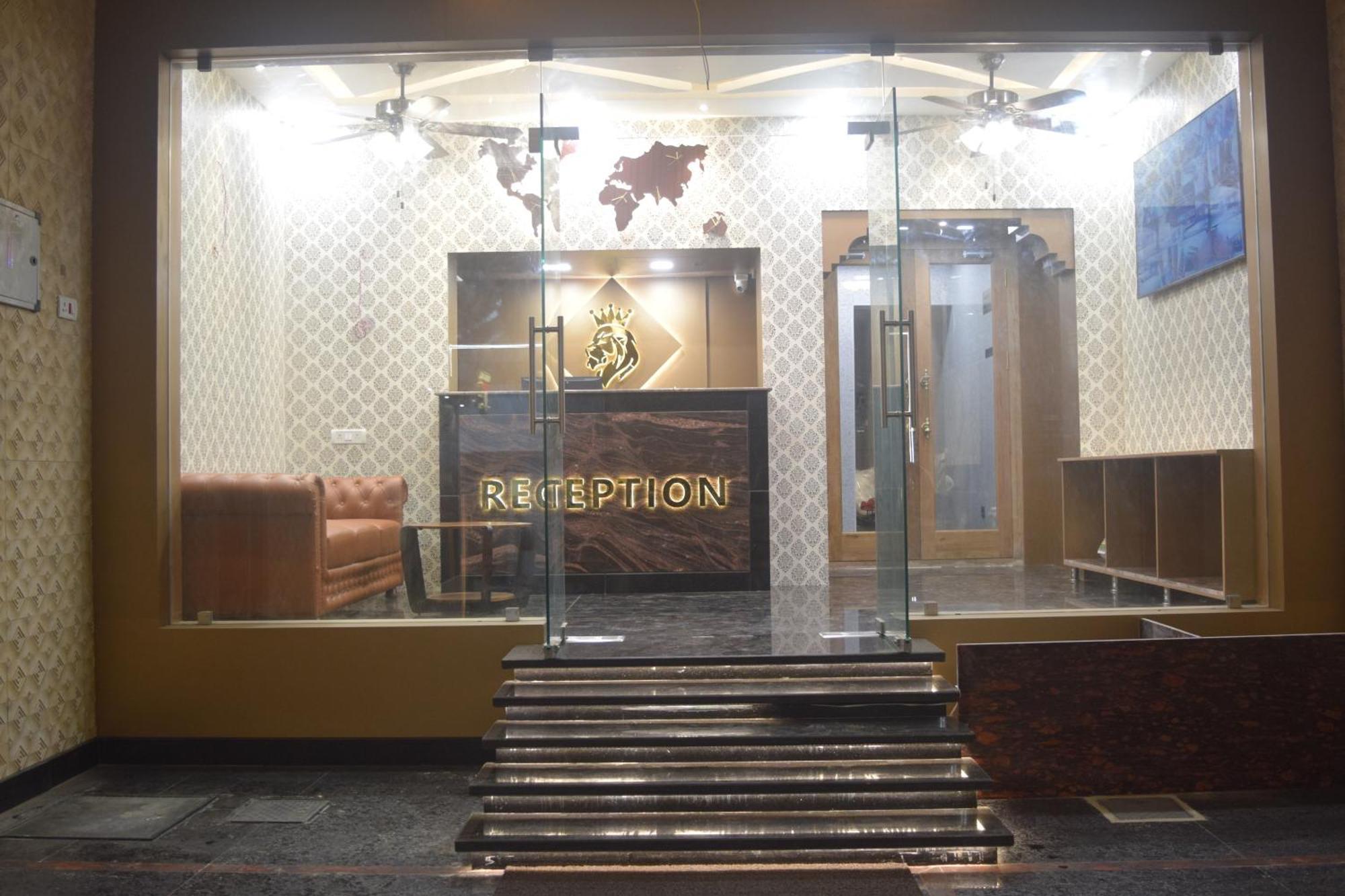 Esakki Empire Hotel Chennai Exterior photo