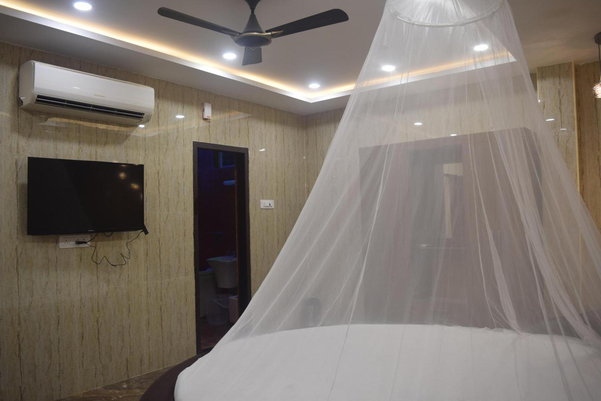 Esakki Empire Hotel Chennai Exterior photo